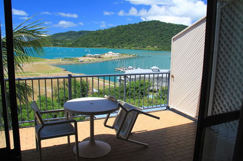 Ocean Views At Whitsunday Terraces Resort - 1 Gold Coast 5