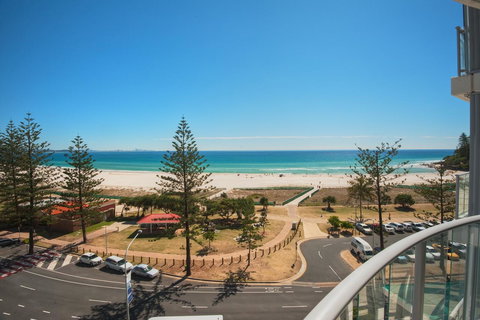 Reflections Tower Two - 1 Gold Coast 6