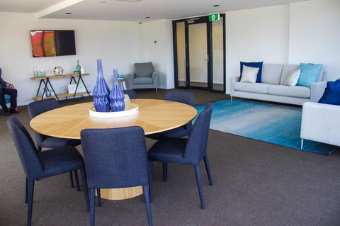 Synergy Broadbeach - Official - Gold Coast 4U 12