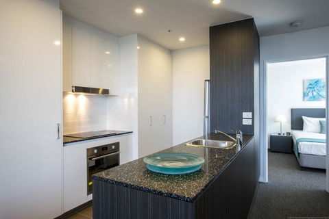 Synergy Broadbeach - Official - Gold Coast 4U 1