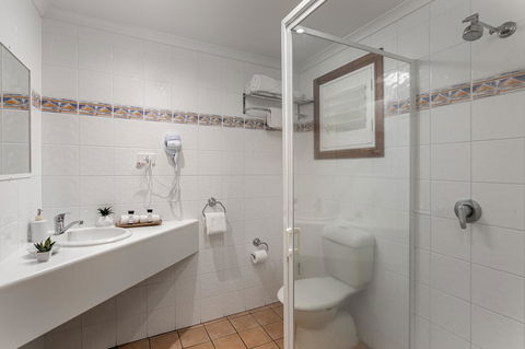 Sunlit Waters Studio Apartments - 1 Gold Coast 11