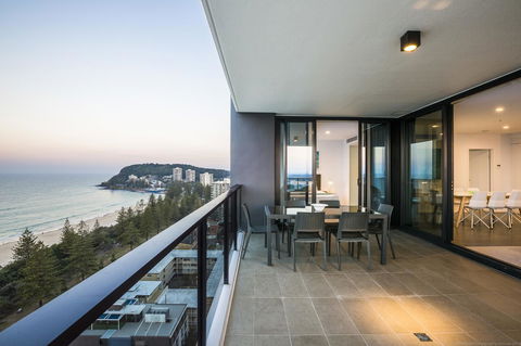 Boardwalk Burleigh Beach - Official - Gold Coast 4U 9
