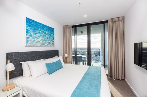 Boardwalk Burleigh Beach - Official - Gold Coast 4U 13