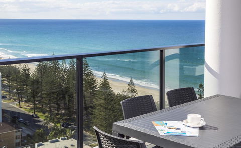 Boardwalk Burleigh Beach - Official - Gold Coast 4U 20