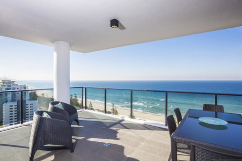 Boardwalk Burleigh Beach - Official - Gold Coast 4U 2