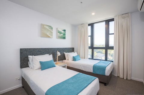 Boardwalk Burleigh Beach - Official - Gold Coast 4U 40