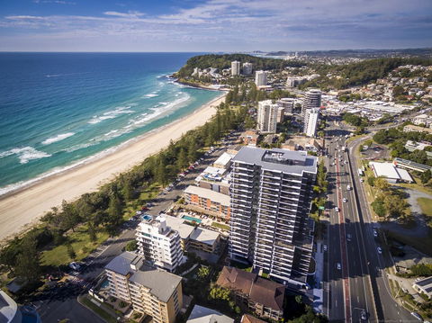 Boardwalk Burleigh Beach - Official - Gold Coast 4U 30