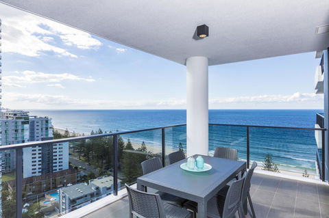 Boardwalk Burleigh Beach - Official - Gold Coast 4U 22