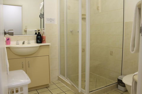 Airlie Apartments - 1 Gold Coast 1