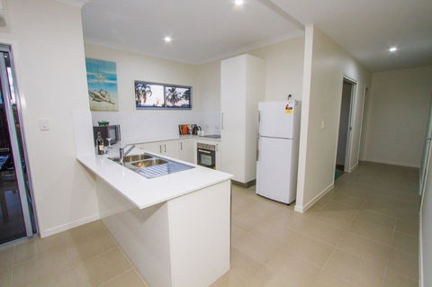 Agnes Sails - Gold Coast 4U 3