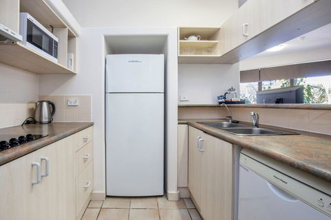 Tiki Hotel Apartments Surfers Paradise - Accommodation Gold Coast 11