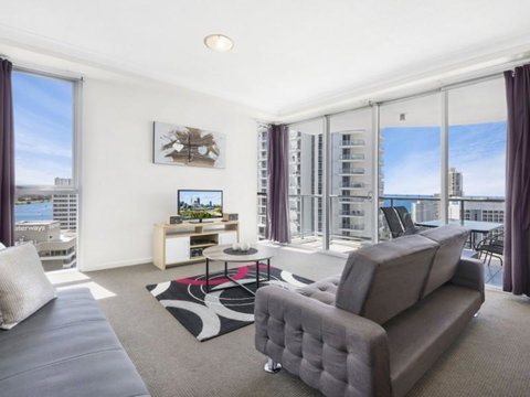 Beach Stay - Ocean & Riverview Resort Chevron Renaissance Central Surfers Paradise - Accommodation Gold Coast 3