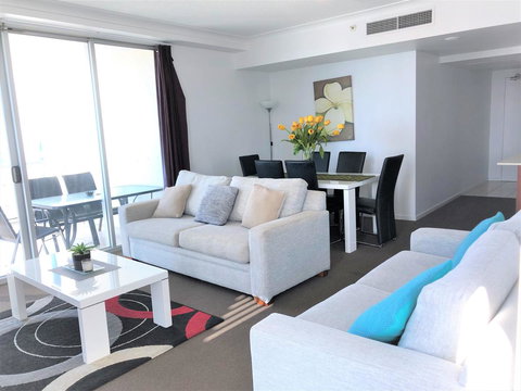 Beach Stay - Ocean & Riverview Resort Chevron Renaissance Central Surfers Paradise - Accommodation Gold Coast 18