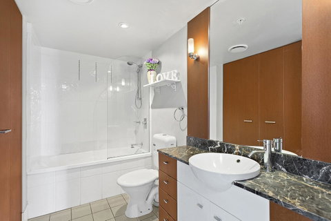 Beach Stay - Ocean & Riverview Resort Chevron Renaissance Central Surfers Paradise - Accommodation Gold Coast 6