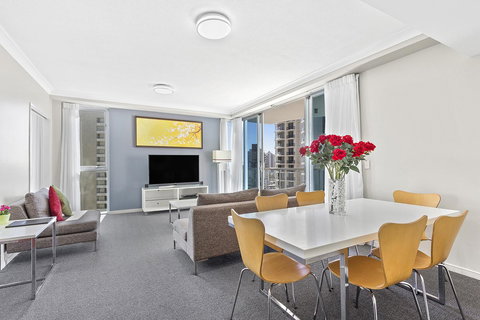 Beach Stay - Ocean & Riverview Resort Chevron Renaissance Central Surfers Paradise - Accommodation Gold Coast 10