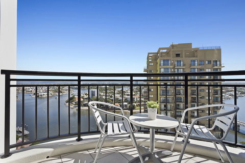 Beach Stay - Ocean & Riverview Resort Chevron Renaissance Central Surfers Paradise - Accommodation Gold Coast 13