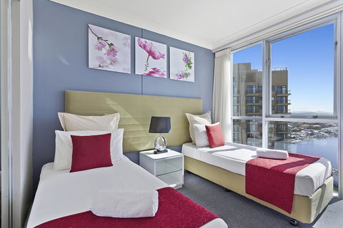Beach Stay - Ocean & Riverview Resort Chevron Renaissance Central Surfers Paradise - Accommodation Gold Coast 9