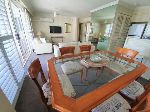 Broadbeach Holiday Apartments - Accommodation Gold Coast 15