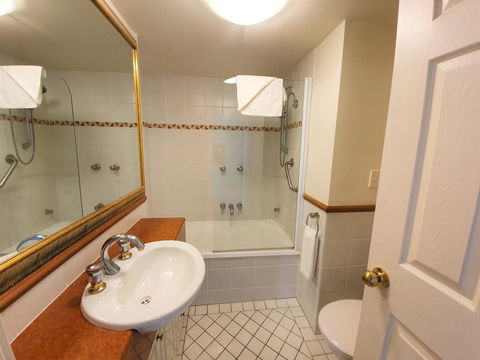 Broadbeach Holiday Apartments - Accommodation Gold Coast 12