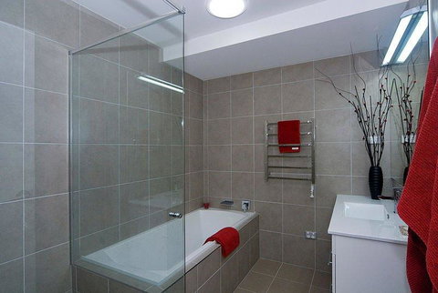 Beach House On Tradewinds Avenue - 1 Gold Coast 9