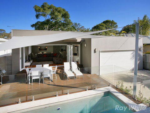 Beach House On Tradewinds Avenue - 1 Gold Coast 1
