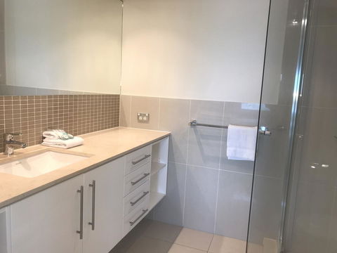 Proximity Waterfront Apartments - Accommodation Gold Coast 11