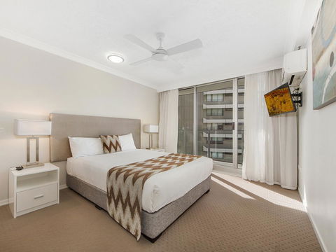 Sunbird Beach Resort Main Beach - 1 Gold Coast 24