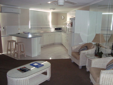 Grosvenor Beachfront Apartments Surfers Paradise - Accommodation Gold Coast 14