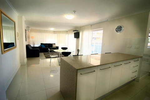 Grosvenor Beachfront Apartments Surfers Paradise - Accommodation Gold Coast 3