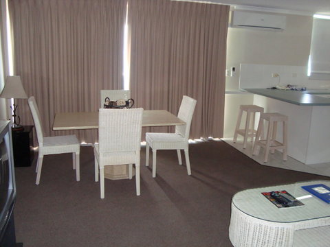 Grosvenor Beachfront Apartments Surfers Paradise - Accommodation Gold Coast 26