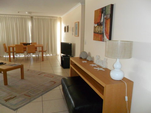 Grosvenor Beachfront Apartments Surfers Paradise - Accommodation Gold Coast 10