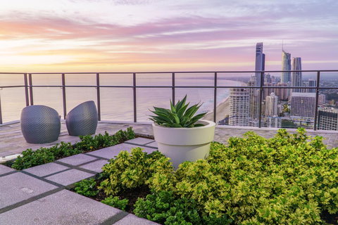Rhapsody Resort - Official - Accommodation Gold Coast 11