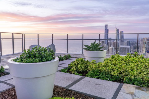 Rhapsody Resort - Official - Accommodation Gold Coast 10