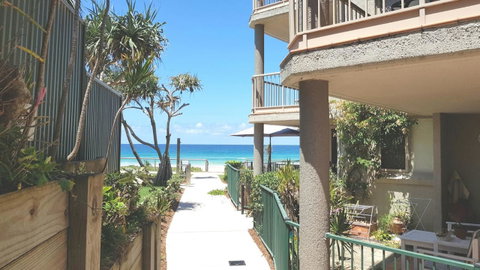 Sanctuary Beach Retreat - Accommodation Gold Coast 0