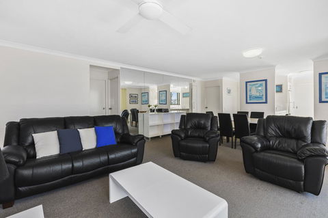 Columbia Beachfront Apartments On Rainbow Bay - Accommodation Gold Coast 21