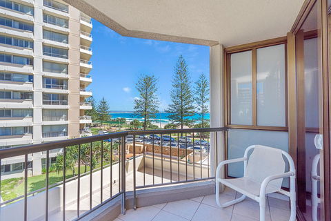 Columbia Beachfront Apartments On Rainbow Bay - Accommodation Gold Coast 14