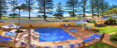 Columbia Beachfront Apartments On Rainbow Bay - Accommodation Gold Coast 2