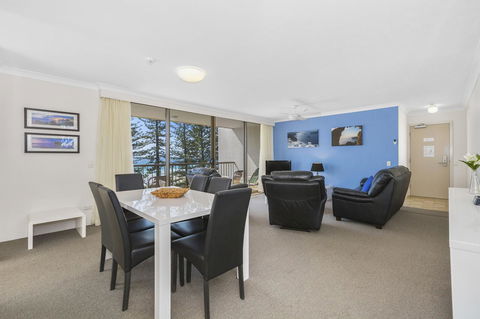 Columbia Beachfront Apartments On Rainbow Bay - Accommodation Gold Coast 23