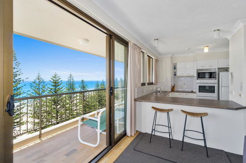 Columbia Beachfront Apartments On Rainbow Bay - Accommodation Gold Coast 28