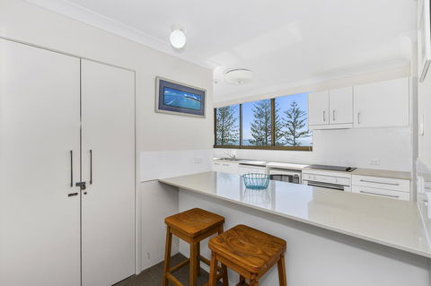 Columbia Beachfront Apartments On Rainbow Bay - Accommodation Gold Coast 22