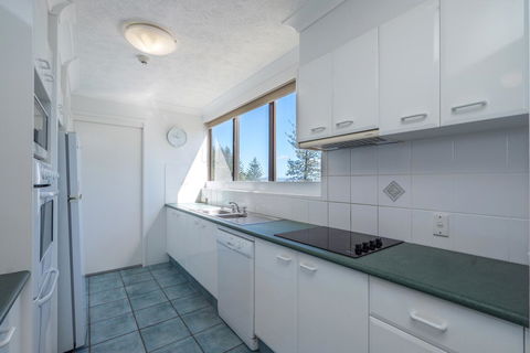 Columbia Beachfront Apartments On Rainbow Bay - Accommodation Gold Coast 7