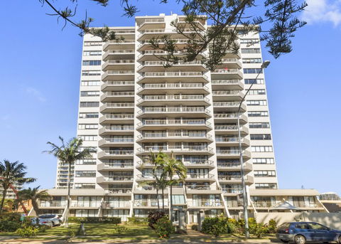 Columbia Beachfront Apartments On Rainbow Bay - Accommodation Gold Coast 4
