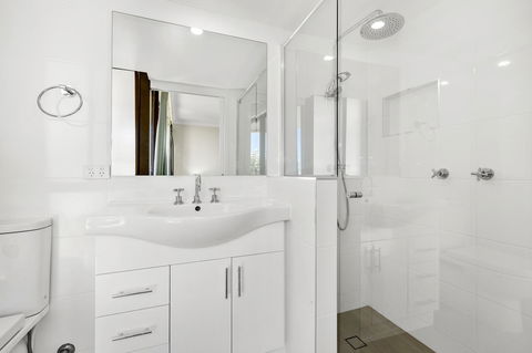 Columbia Beachfront Apartments On Rainbow Bay - Accommodation Gold Coast 19