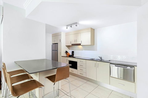 Mantra Aqueous On Port - Accommodation Gold Coast 5