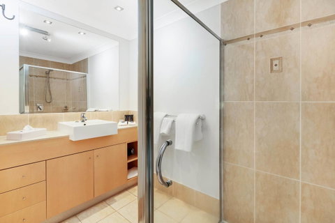 Mantra Aqueous On Port - Accommodation Gold Coast 11