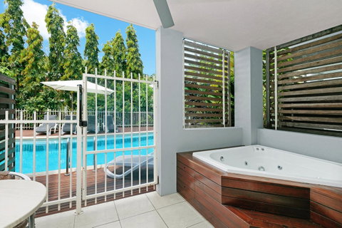 Mantra Aqueous On Port - Accommodation Gold Coast 7