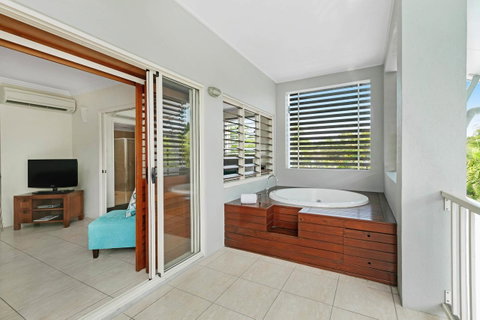 Mantra Aqueous On Port - Accommodation Gold Coast 17