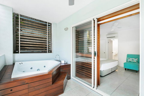 Mantra Aqueous On Port - Accommodation Gold Coast 9