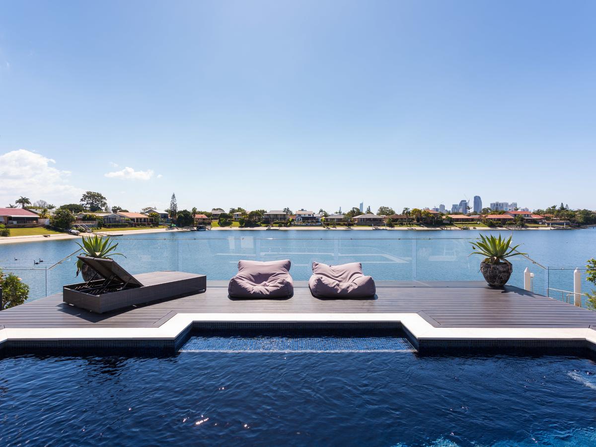 Mermaid Waters QLD Gold Coast 4U