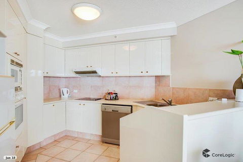 APR Private SUITES MOROC By The Beach - Accommodation Gold Coast 27